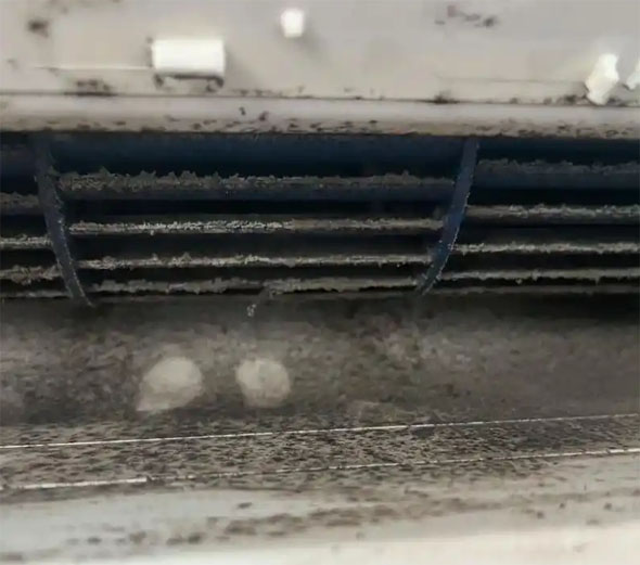 东辽空调吹的风有股烧焦味是怎么回事